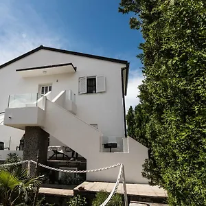 Apartman Cornus Vallis, Krk Town